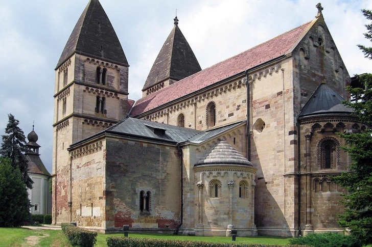 Abbey church of Ják