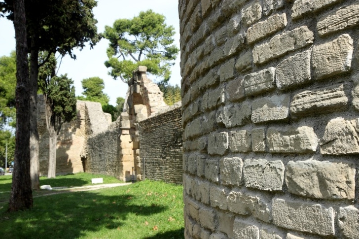 Walls of Fano