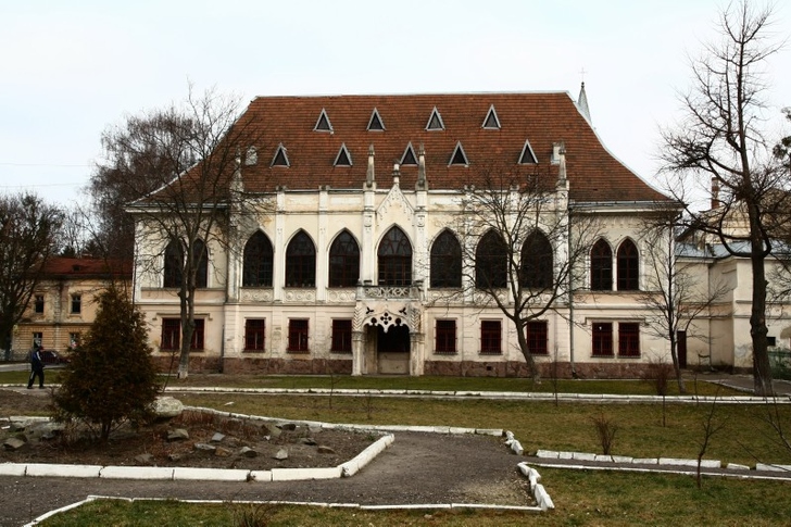 قصر توركول-كوميلو