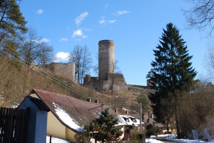 Dobronice Castle