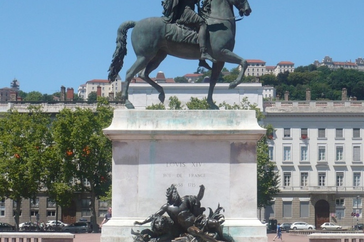 Statue of Louis XIV (Lyon)