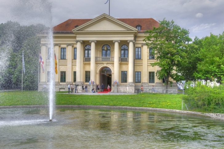 Prinz-Carl-Palais