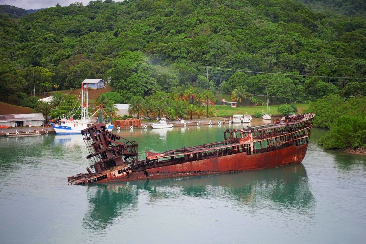 Mahogany Bay In Honduras