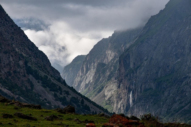 Montanhas Desfiladeiro Cachoeira Penhasco