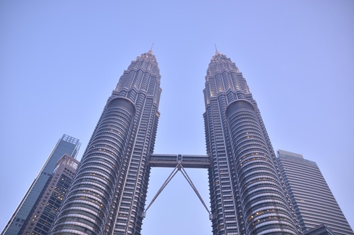بناء البرجين التوأمين في ماليزيا