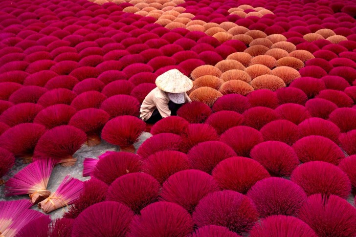 Mulher Vermelha da Natureza Leve