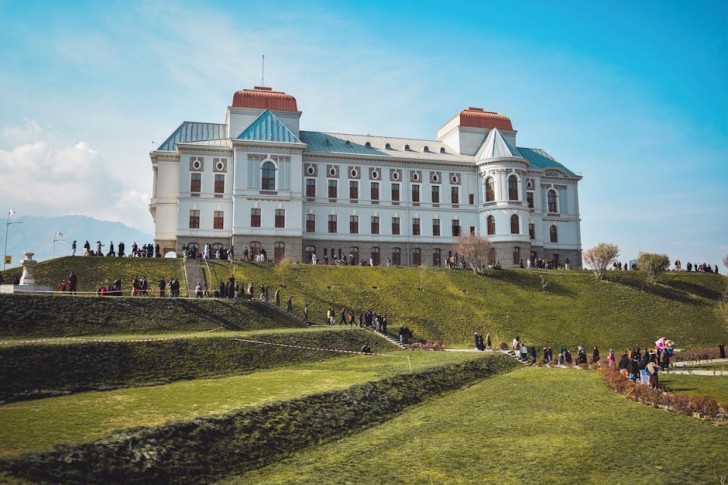 Paleis op een heuvel in Afghanistan