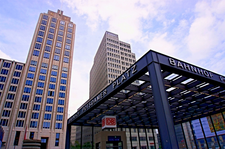 Potsdamer Platz Singage