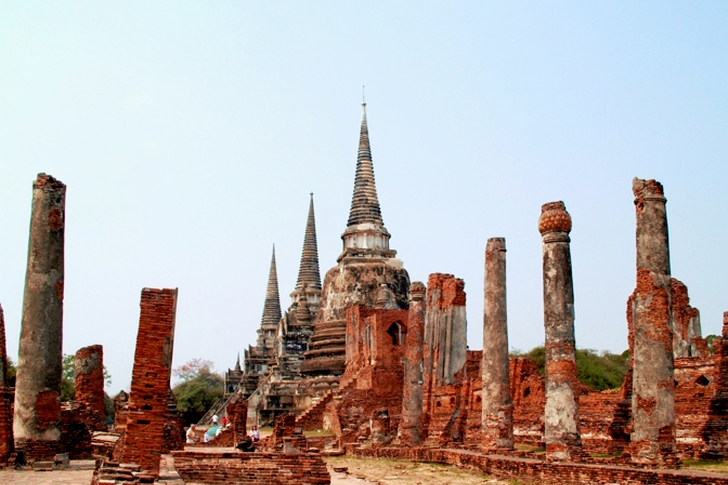 Šedý a hnedý chrám