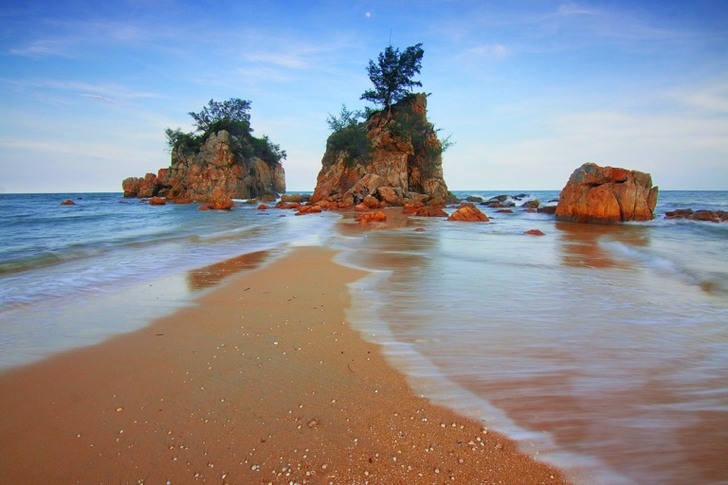 Rocks Beside Body of Water