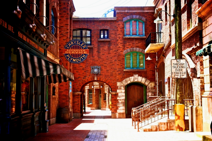 Pathway Between Restaurants