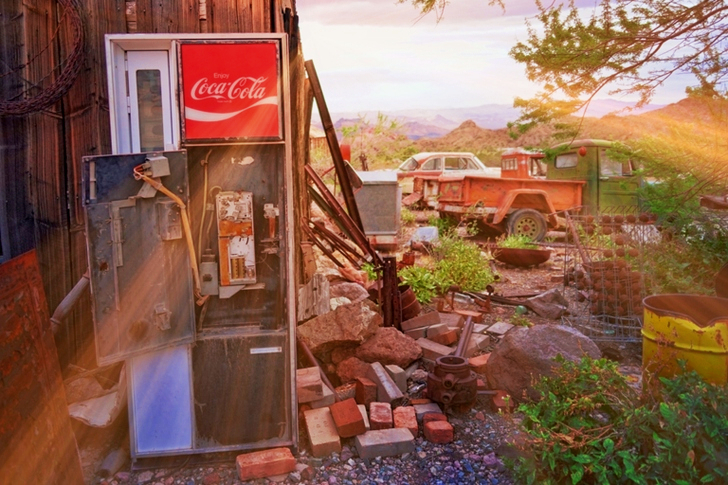 Brown and Red Coca-cola Vending Machine