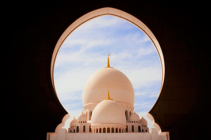 Sheikh Zayed Grand Mosque Center tagsüber